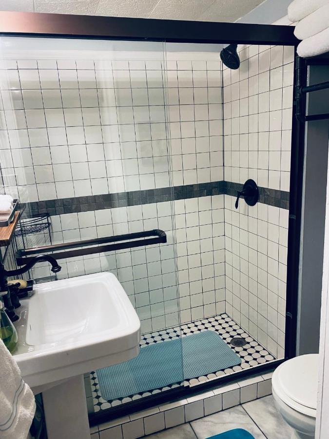 布卢明顿Boho-Chic Travel Pad - Unit 2公寓 外观 照片